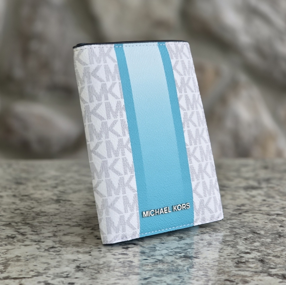 Michael Kors Bedford Ombré Passport Wallet